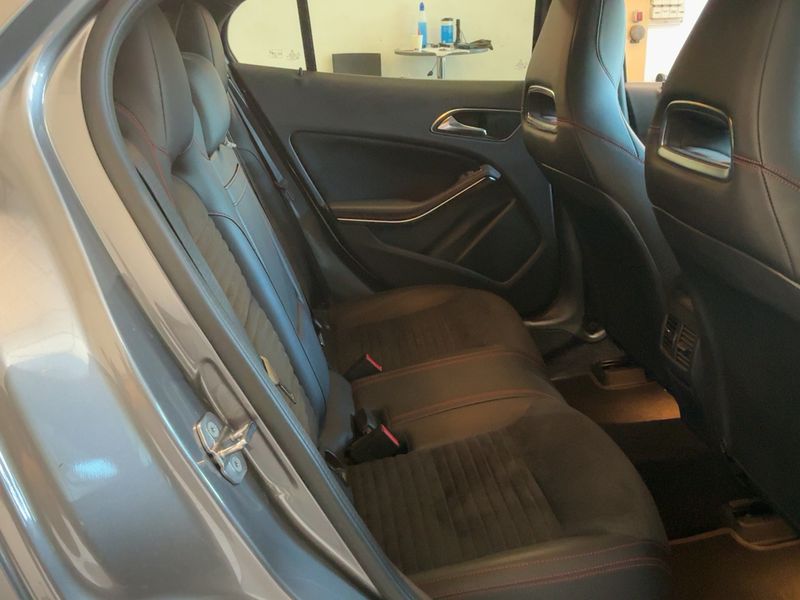 Mercedes-Benz GLA-Klasse GLA 200 Fascination — zdjęcie 14