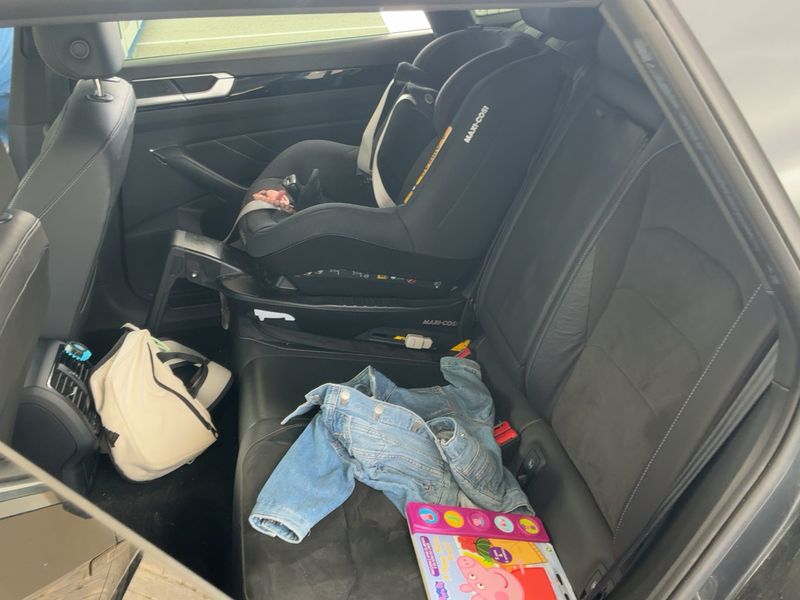 Volkswagen Arteon Shooting Brake 2.0 TDI R-Line — zdjęcie 14