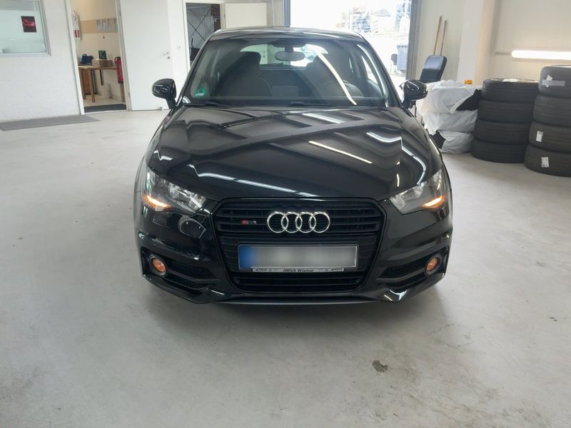 Audi A1 1.2 TFSI Attraction — zdjęcie 9