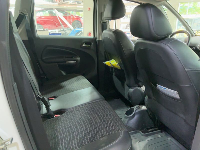Citroen C3 Picasso 1.6 VTi Exclusive — zdjęcie 14
