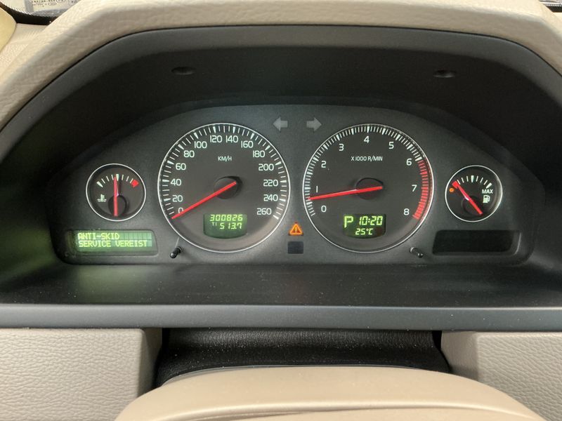 Volvo XC90 2.5 T — zdjęcie 4
