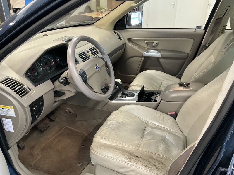 Volvo XC90 2.5 T — zdjęcie 3