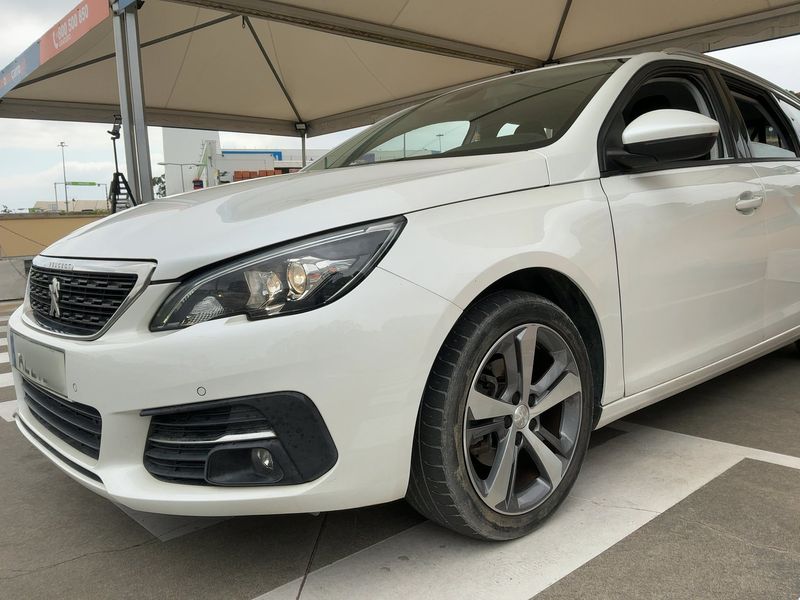 Peugeot 308 1.5 Blue-HDi Active Business — zdjęcie 2