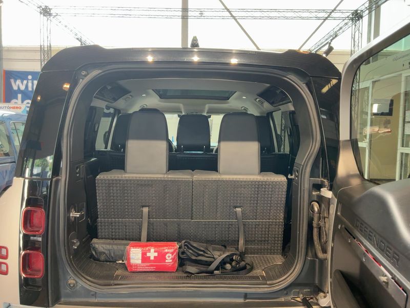 Land Rover Defender D240 110 S — zdjęcie 10