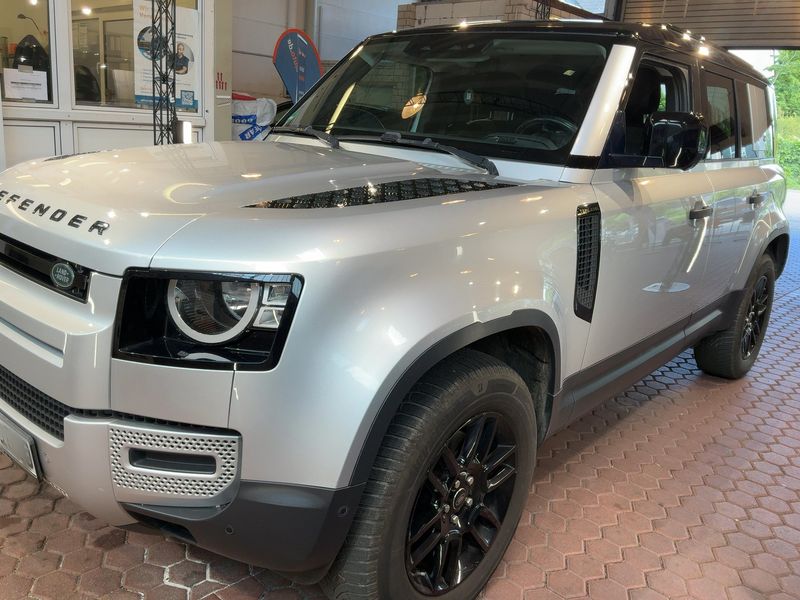 Land Rover Defender D240 110 S — zdjęcie 2