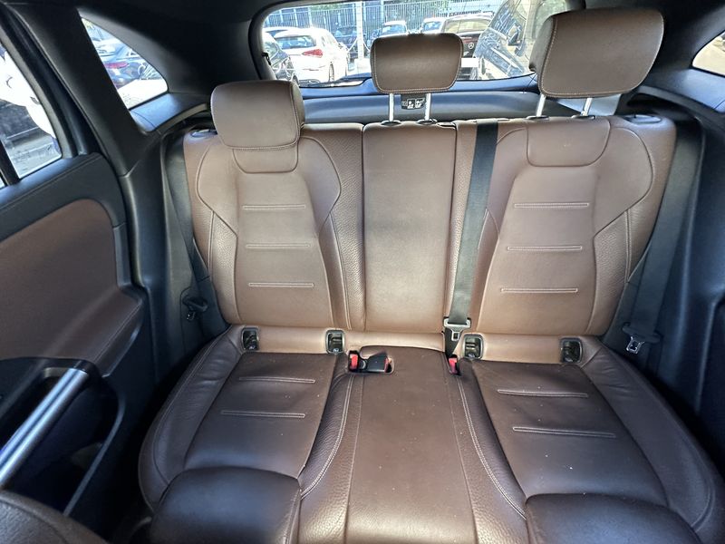 Mercedes-Benz GLA-Klasse GLA 250e AMG Line — zdjęcie 13