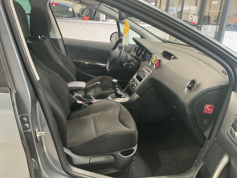 Peugeot 308 1.6 HDi Confort Pack — zdjęcie 3