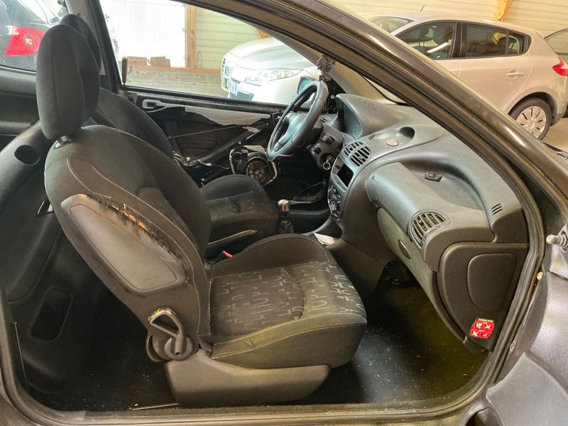 Peugeot 206 2.0 HDi XS 2001 – снимка 3