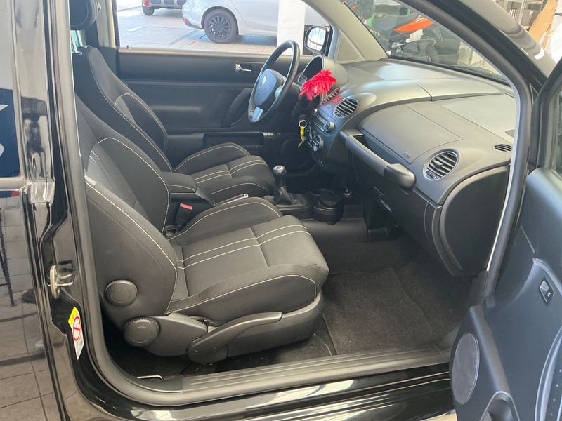 Volkswagen New Beetle 1.6 — zdjęcie 3