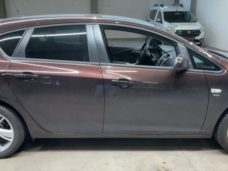 Opel Astra 1.4 Active — zdjęcie 7