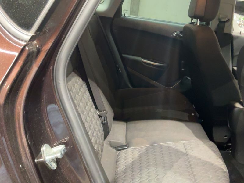 Opel Astra 1.4 Active — zdjęcie 14