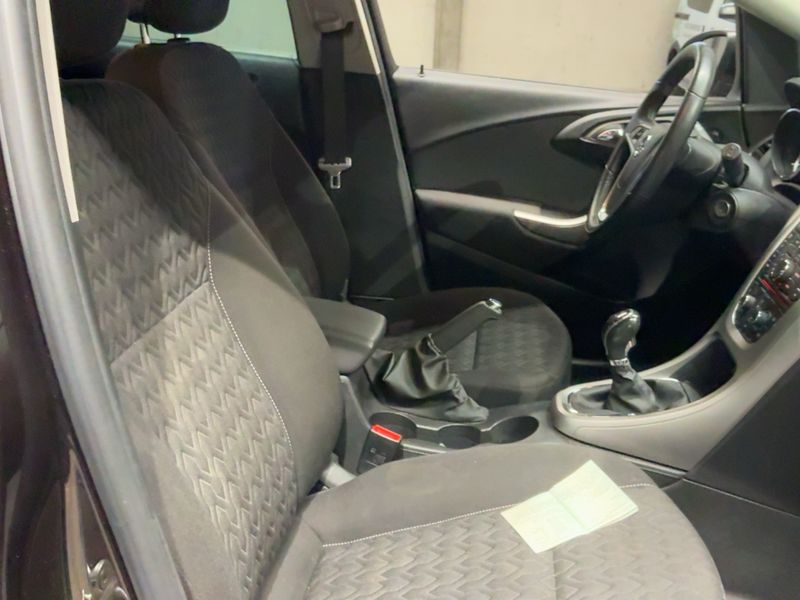 Opel Astra 1.4 Active — zdjęcie 11