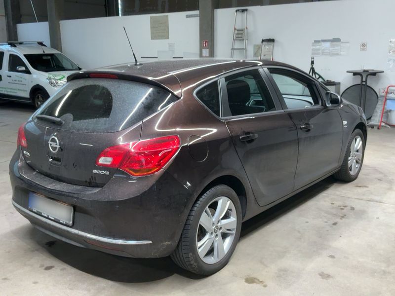 Opel Astra 1.4 Active — zdjęcie 6