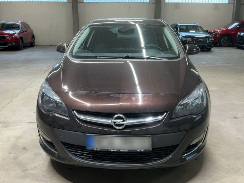 Opel Astra 1.4 Active — zdjęcie 9
