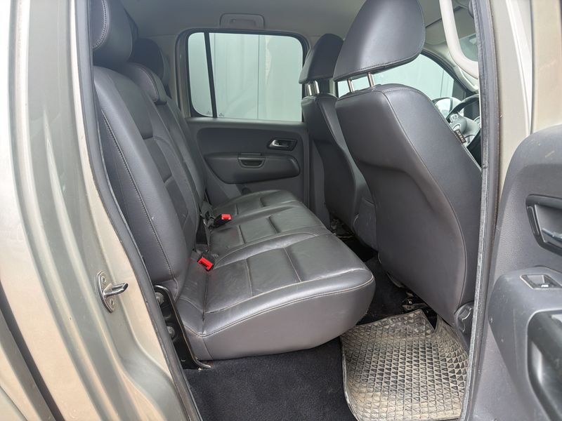 Volkswagen Amarok 2.0 TDI Highline DoubleCab 4Motion — zdjęcie 14