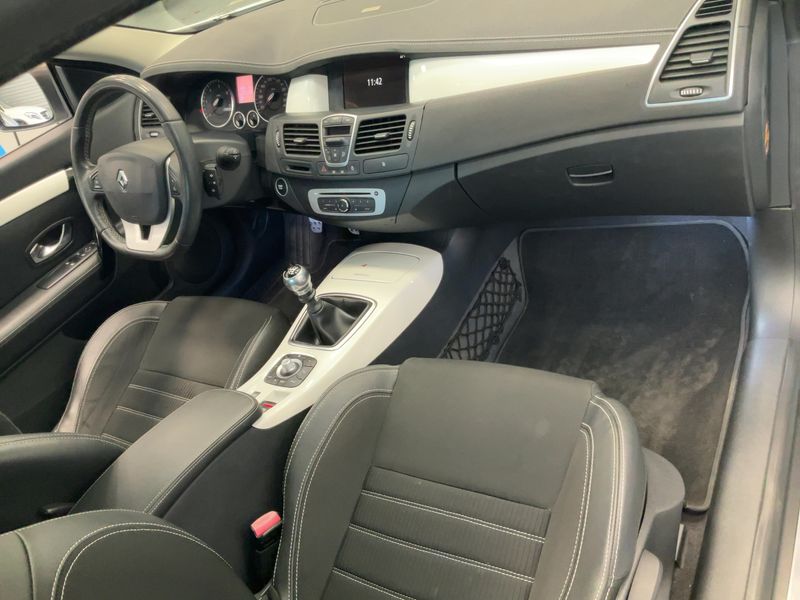 Renault Laguna 2.0 dCi Monaco GP — zdjęcie 12