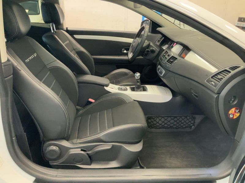 Renault Laguna 2.0 dCi Monaco GP — zdjęcie 11