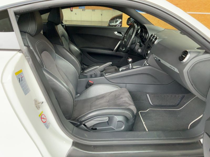 Audi TTS 2.0 TFSI quattro Coupe — zdjęcie 14