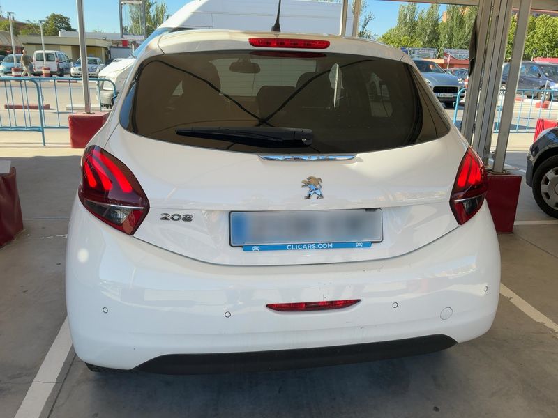 Peugeot 208 1.5 Blue-HDi Signature — zdjęcie 5