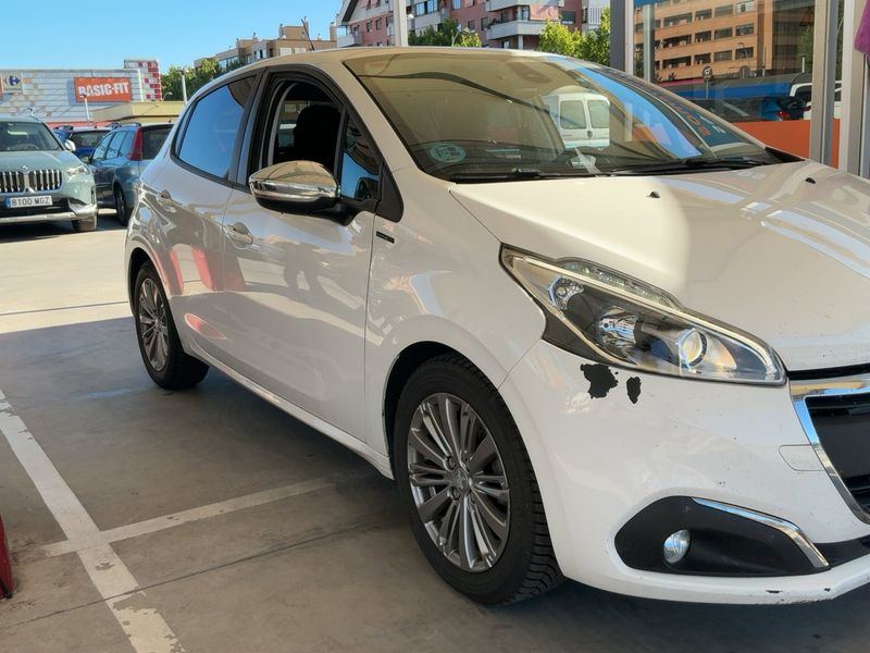 Peugeot 208 1.5 Blue-HDi Signature — zdjęcie 8