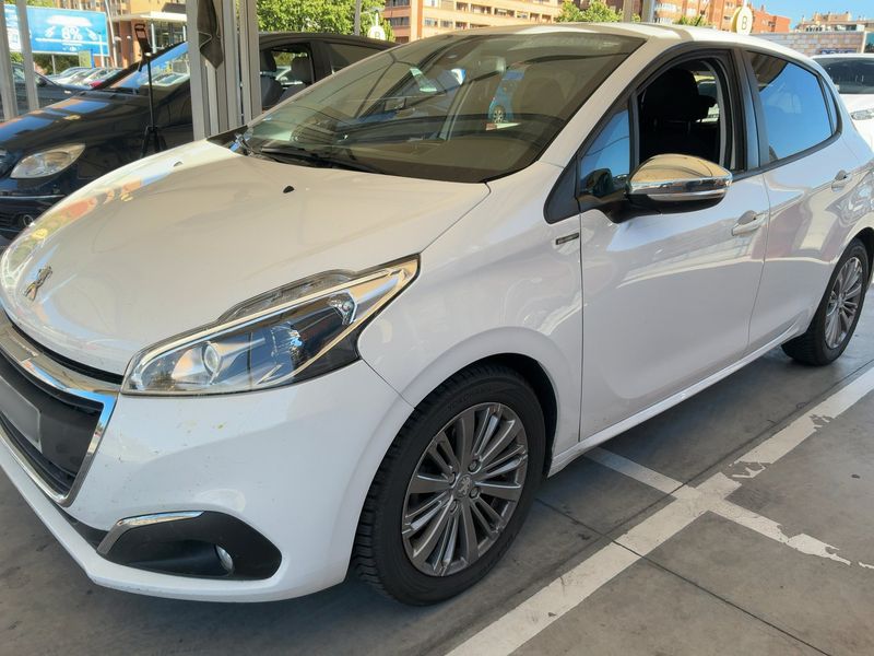 Peugeot 208 1.5 Blue-HDi Signature — zdjęcie 2