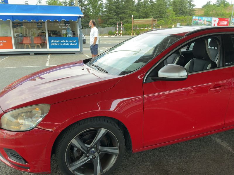 Volvo V60 1.6 D R-Design — zdjęcie 2