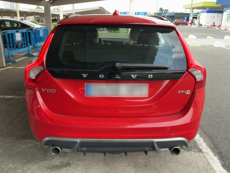 Volvo V60 1.6 D R-Design — zdjęcie 5