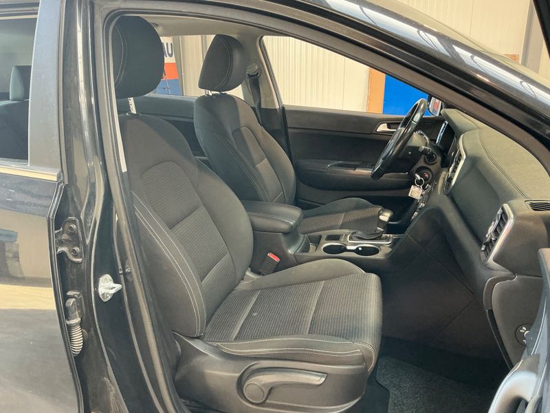 Kia Sportage 1.7 CRDi Active 2WD — zdjęcie 11