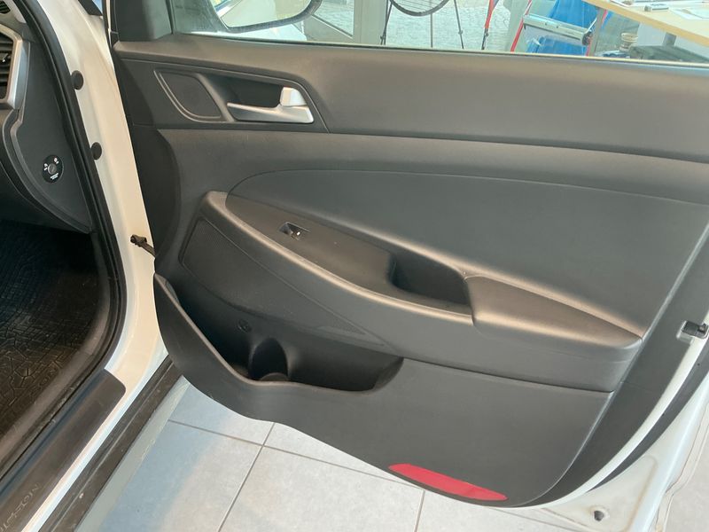 Hyundai Tucson 1.6 TGDI Style 2WD 2017 – снимка 33