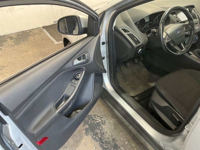 Ford Focus 1.5 TDCi Business 2017 – снимка 27