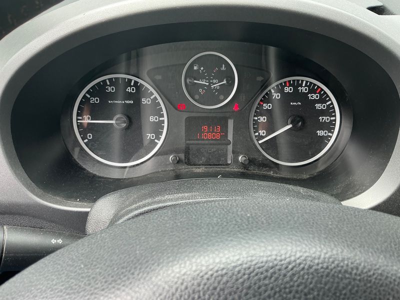 Peugeot Partner 1.2 PureTech Allure — zdjęcie 13