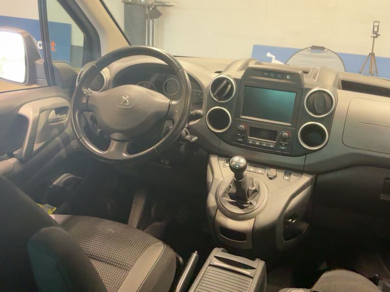 Peugeot Partner 1.2 PureTech Allure — zdjęcie 12