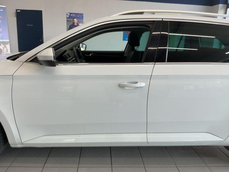Skoda Superb 2.0 TDI Style — zdjęcie 4