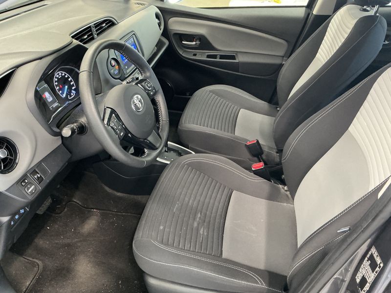 Toyota Yaris 1.5 Hybrid Dynamic — zdjęcie 11