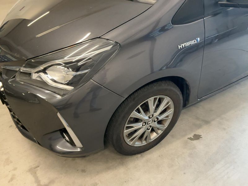 Toyota Yaris 1.5 Hybrid Dynamic — zdjęcie 2