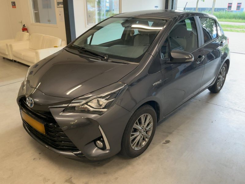 Toyota Yaris 1.5 Hybrid Dynamic — zdjęcie 1