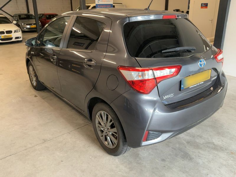 Toyota Yaris 1.5 Hybrid Dynamic — zdjęcie 3