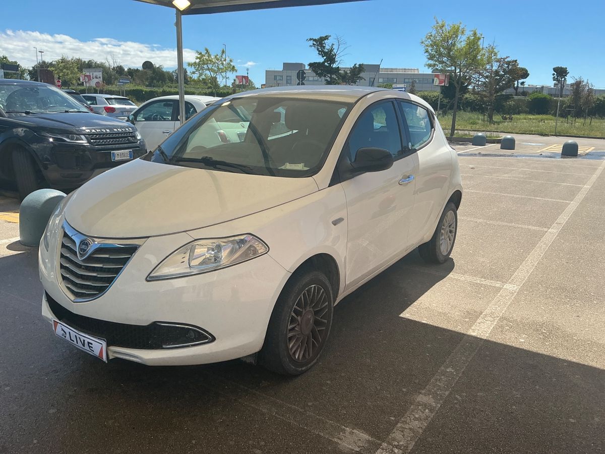 Lancia Ypsilon 2013