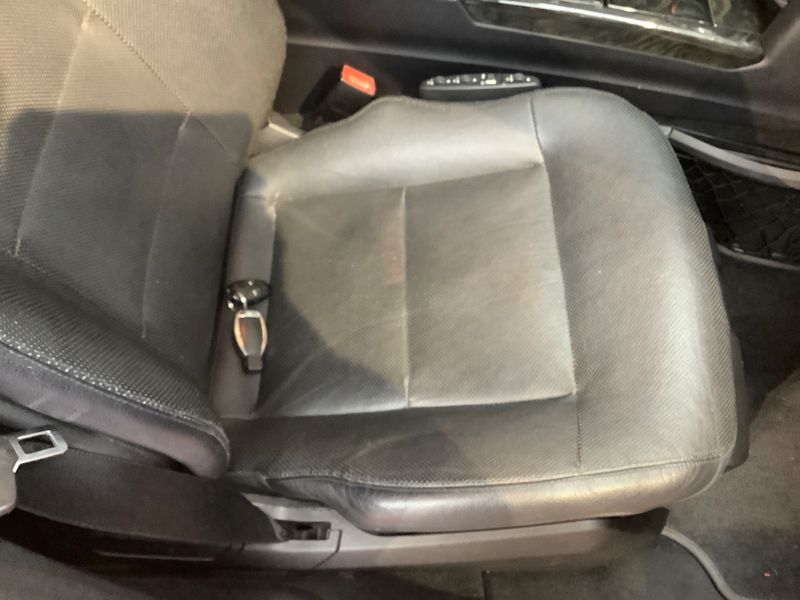 Mercedes-Benz E-Klasse E 350 CDI T Avantgarde 2011 – снимка 21