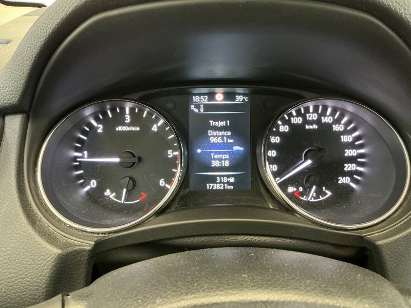 Nissan Qashqai 1.5 Turbodiesel Tekna — zdjęcie 13