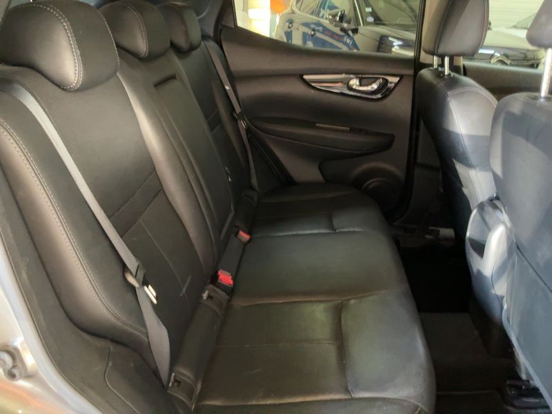 Nissan Qashqai 1.5 Turbodiesel Tekna — zdjęcie 14