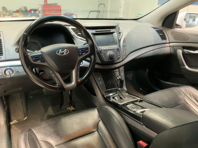 Hyundai i40 1.7 CRDi Premium — zdjęcie 12