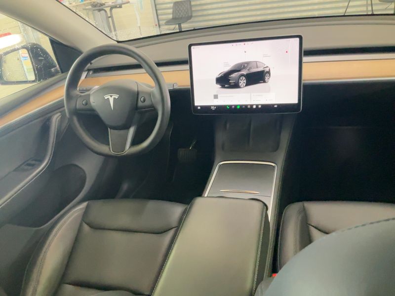 Tesla Model Y Max Range Dual AWD AWD — zdjęcie 12