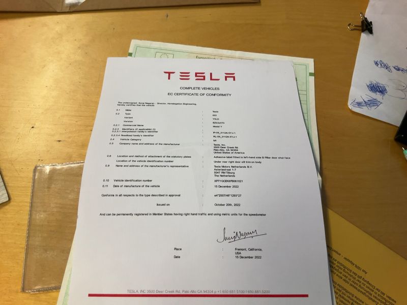 Tesla Model Y Max Range Dual AWD AWD — zdjęcie 16