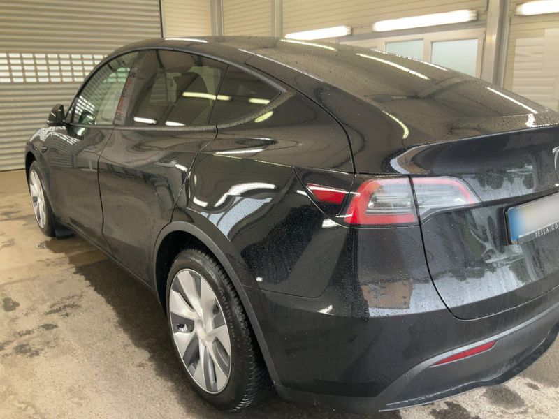 Tesla Model Y Max Range Dual AWD AWD — zdjęcie 3