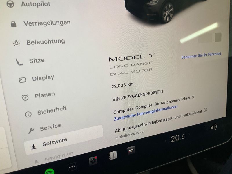 Tesla Model Y Max Range Dual AWD AWD — zdjęcie 13