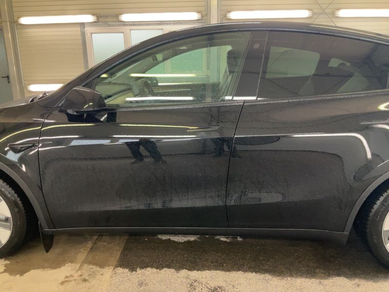 Tesla Model Y Max Range Dual AWD AWD — zdjęcie 4