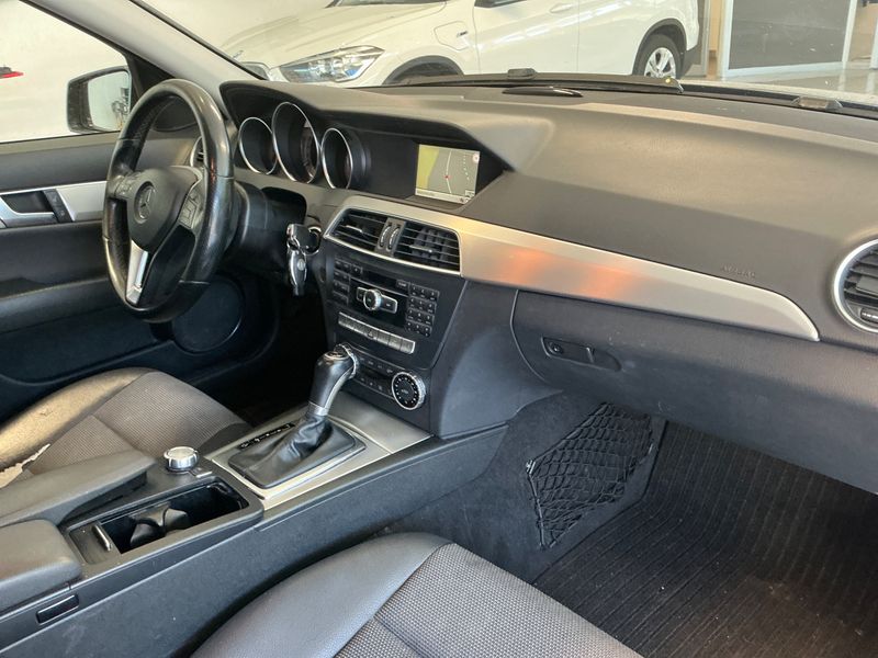 Mercedes-Benz C-Klasse C 220 CDI T BlueEfficiency Avantgarde 2013 – снимка 26