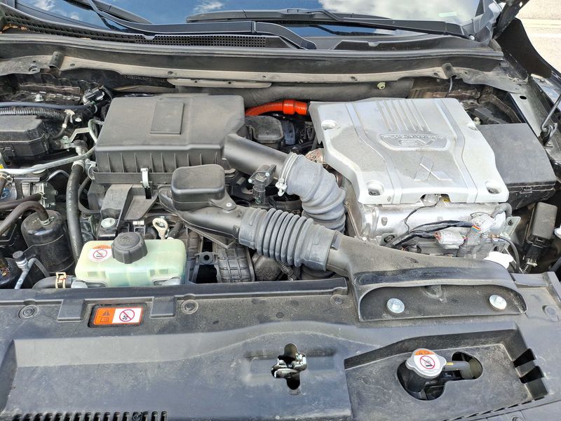 Mitsubishi Eclipse Cross 2.4 Plug-in Hybrid Plus Select 4WD — zdjęcie 8