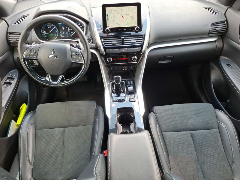 Mitsubishi Eclipse Cross 2.4 Plug-in Hybrid Plus Select 4WD — zdjęcie 11